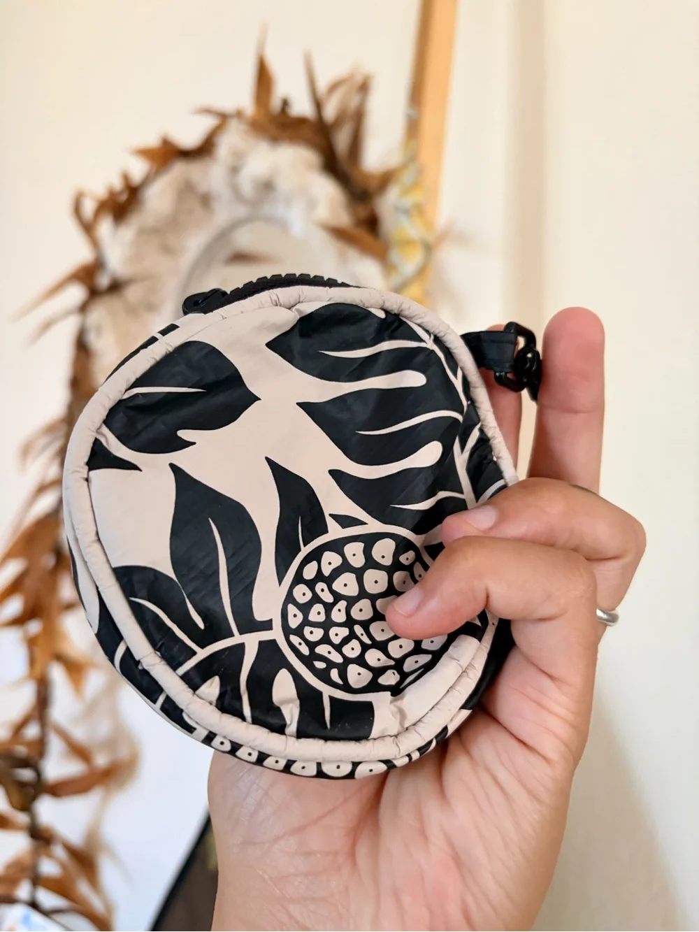 Aloha Collection Black/Cream Floral Coin Pouch